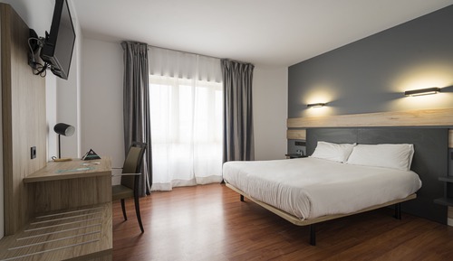 Habitación estándar con 1 cama doble o 2 individuales