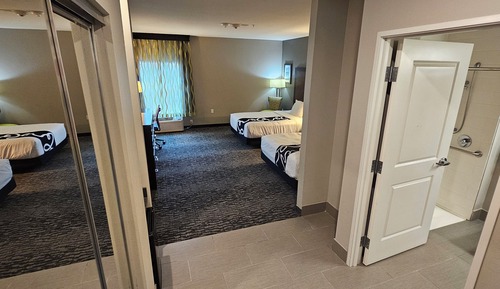Habitación, 2 camas de matrimonio, accesible para personas con discapacidad, no fumadores (Mobility)