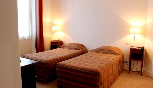 Habitación con 2 camas individuales