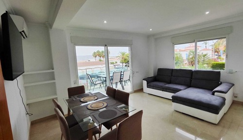 Apartamento superior, baño privado, vistas al mar (Estudio 8 Personas)