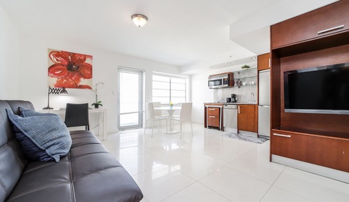 Suite estudio Grand, balcón, vistas parciales al mar