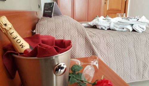 Habitación estándar con 1 cama doble o 2 individuales