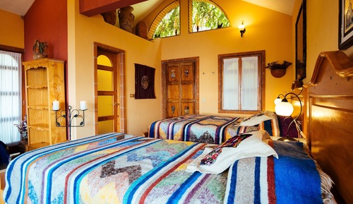 Suite Deluxe, varias camas, balcón, vistas al lago