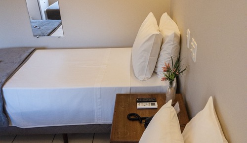Habitación económica con 1 cama doble o 2 individuales