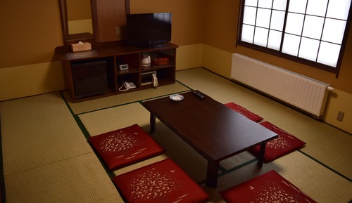Habitación tradicional, baño compartido (Main Building)