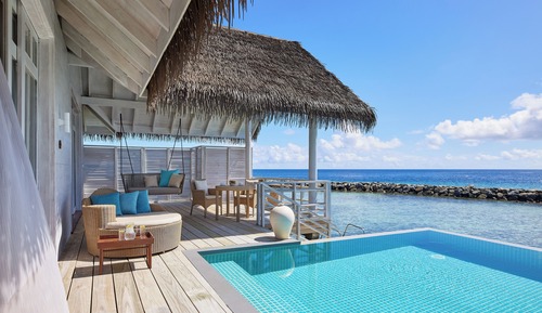 Suite, piscina privada, sobre el agua