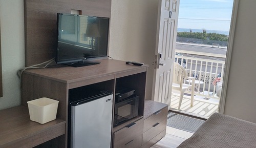 Habitación estándar, 1 cama de matrimonio, vistas parciales al mar