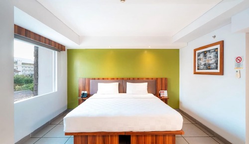 Express Super Queen Room