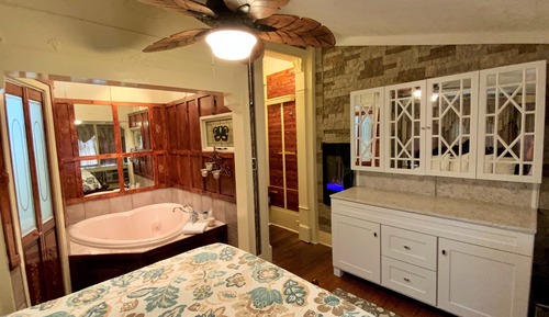 Suite (Sunshine Room)