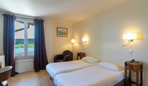 Habitación con 2 camas individuales, vistas al lago
