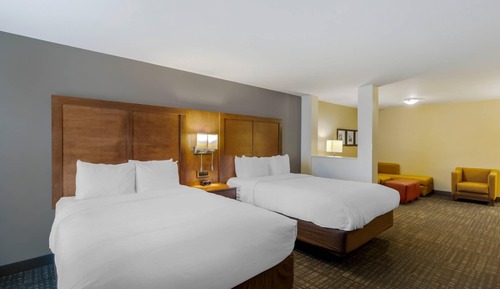 Suite, varias camas, no fumadores (Shower, 2 Queen & 2 Person Sofa Bed)