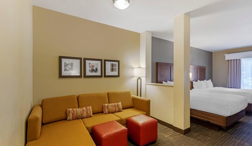 Suite, varias camas, no fumadores, bañera (2 Queen, 2 Person Sofa Bed)