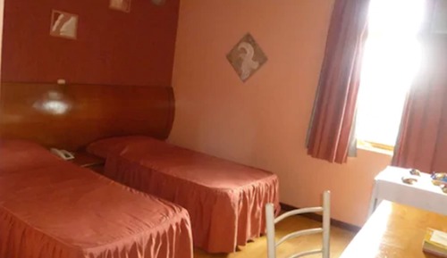 Habitación con 2 camas individuales