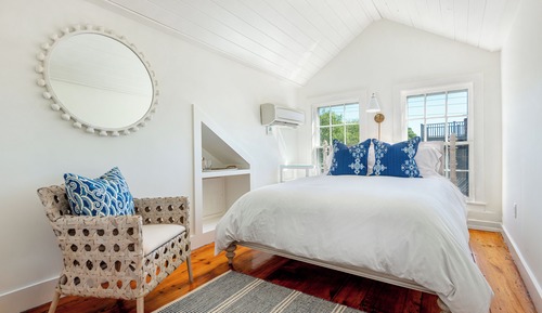 Standard Queen - Room 12