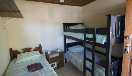 Habitación (One & Three)