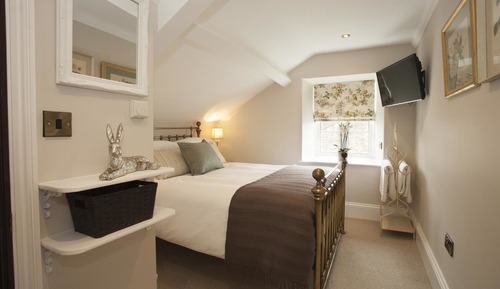 Classic Room with a bath (Room 5)