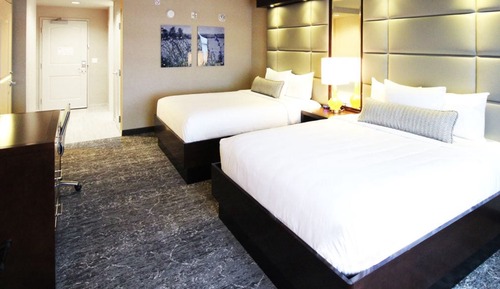 Deluxe Room, 2 Queen Beds, South Tower