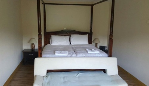Habitación cuádruple, baño privado (River View)