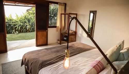 Standard Room, 1 King Bed, Partial Sea View