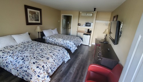 Habitación Confort, 2 camas dobles (Red Robin)