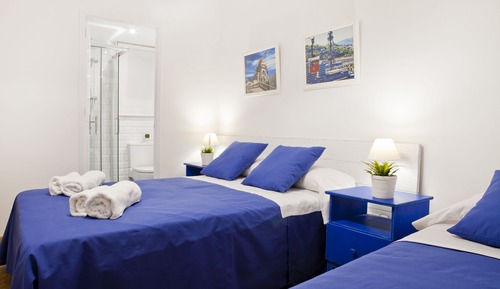 Habitación triple Deluxe, baño privado