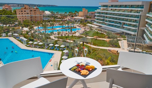 Suite junior, terraza, vistas al mar (3 adults)