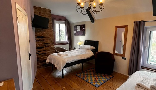 Habitación familiar, baño privado (Purple Room)