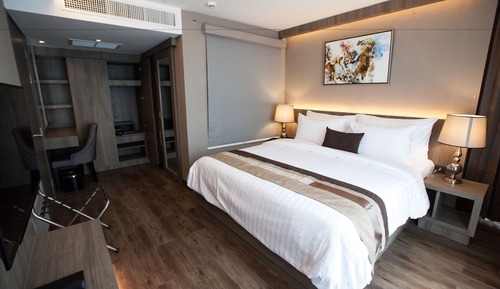 Suite Family Room