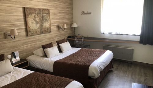 Habitación triple, vistas al jardín