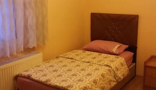 Single Room (no A/C)
