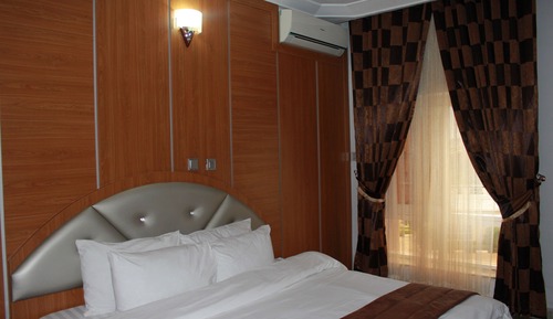 Suite (Ambassador)