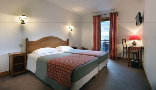 Habitación estándar con 2 camas individuales, vistas a la montaña
