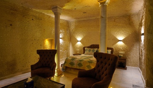 Sultan Cave Suite