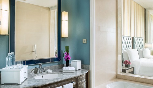 Suite Club, 1 cama de matrimonio grande, acceso al Business Lounge (Prestige)