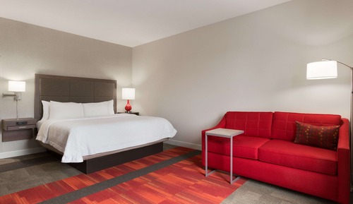 Habitación, 1 cama de matrimonio grande con sofá cama, no fumadores (mob/hearing acc w/ bathtub)