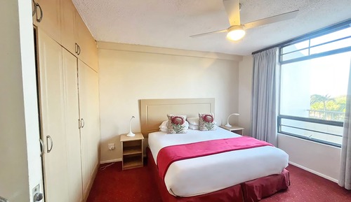 Apartamento, 2 habitaciones, balcón, vistas al jardín