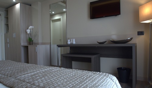 Habitación Business, 1 cama doble, accesible para personas con discapacidad, balcón
