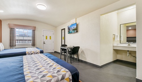 Double King Family Room