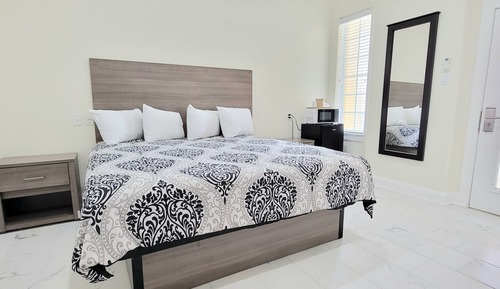 Luxury King Room