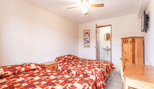 Habitación básica doble, 2 camas dobles