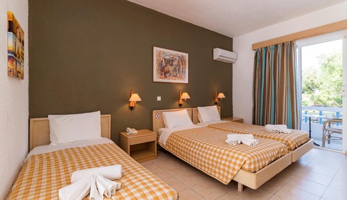 Habitación triple estándar (3)