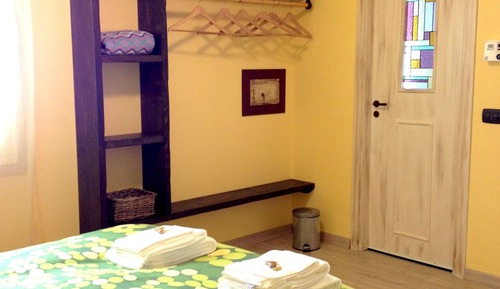 Habitación (Yellow)