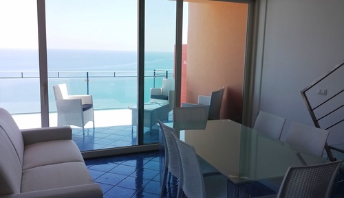 Apartamento, 2 habitaciones, vistas al mar, entresuelo