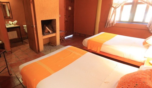 Habitación estándar, 2 camas dobles, vistas a la ciudad
