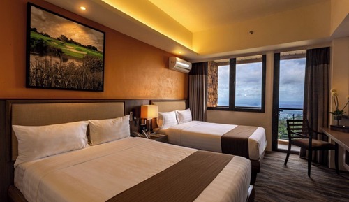Deluxe Double Bed with Lake View
