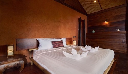 Estudio tradicional, 1 cama de matrimonio grande, balcón, vistas a la colina
