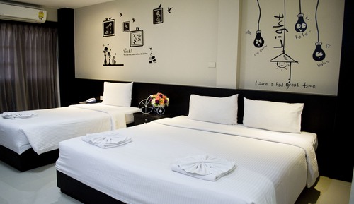 Triple Side View Room