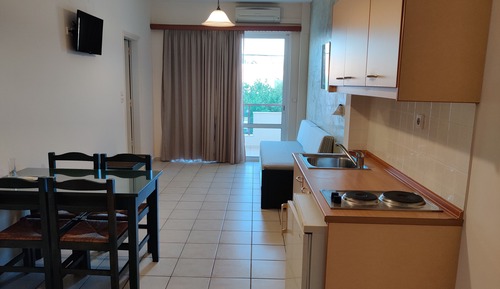Apartamento Confort, 1 habitación, balcón, vistas parciales al mar