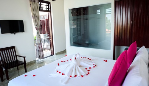 Habitación con 1 cama doble o 2 individuales, vistas a la piscina