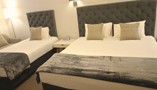 Habitación (1 King + Single)
